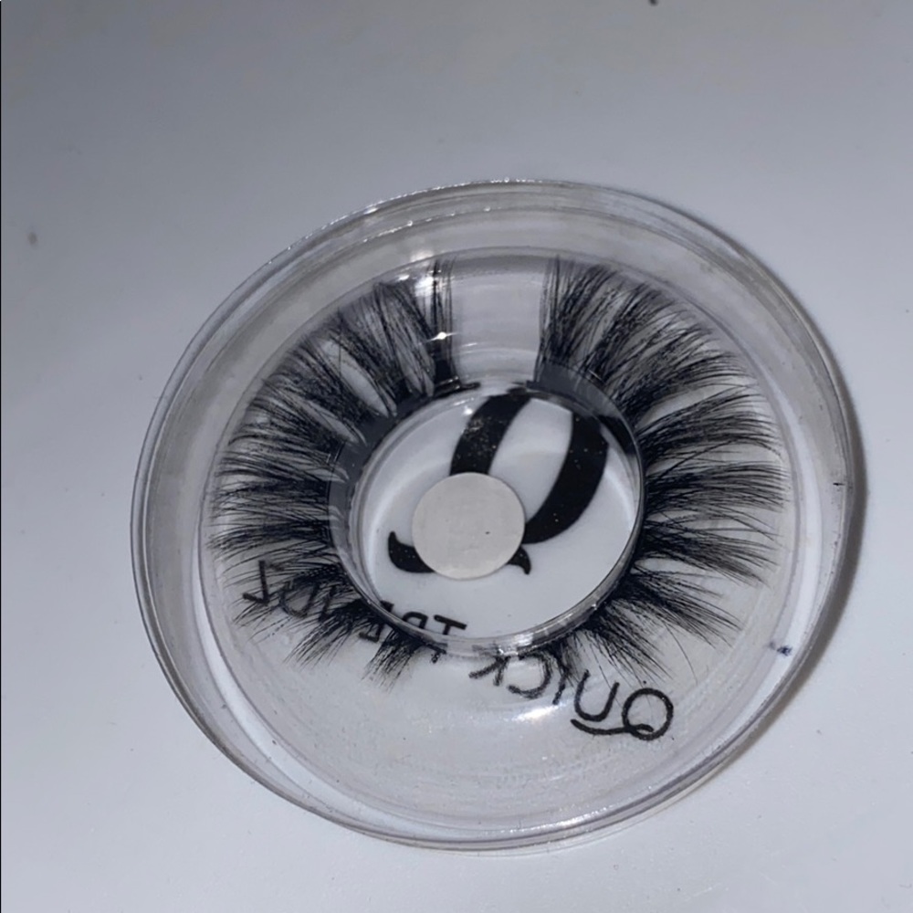 Lashes - Picture 2 of 2